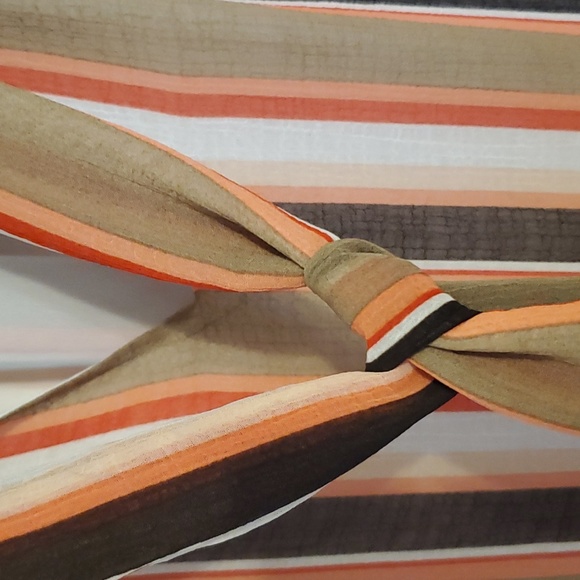 NWT New York and Co striped sleeveless V neck tie in front - Picture 4 of 9